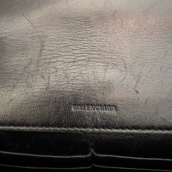 Balenciaga BB Chain Round Shoulder Quilted Velvet Bag - Picture 6 of 14